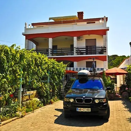 House Anca - Penzion 3*