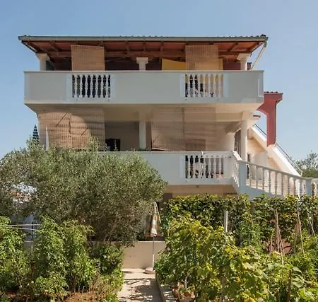 House Anca - 3*